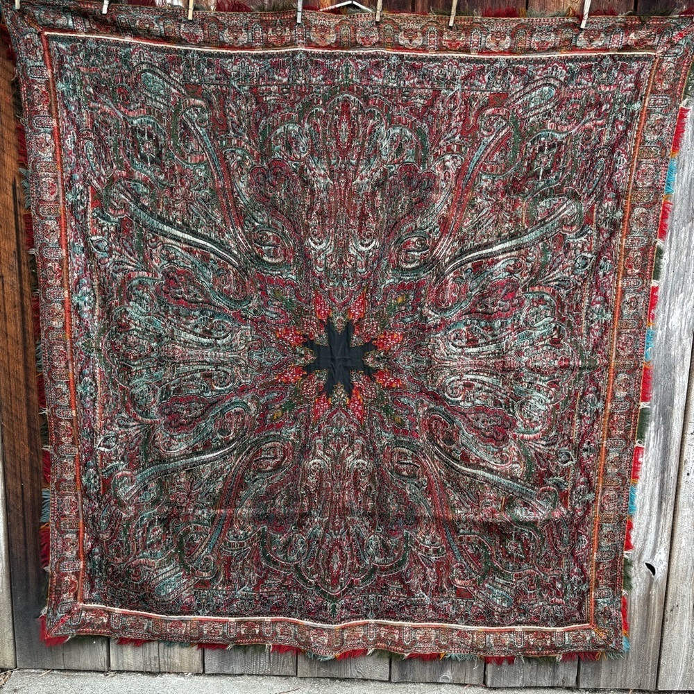 Stunning Antique Kashmir Paisley Woven Wool Shawl. Large size 70"x 74” rare find - Picture 10 of 12